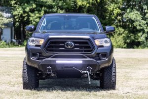 Toyota Tacoma Front Bumper - Rough Country - Hybrid | 12000-Lb Pro Series Winch | Synthetic Rope - '16-'23